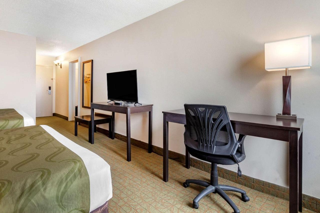 Quality Inn & Suites Escanaba North Extérieur photo