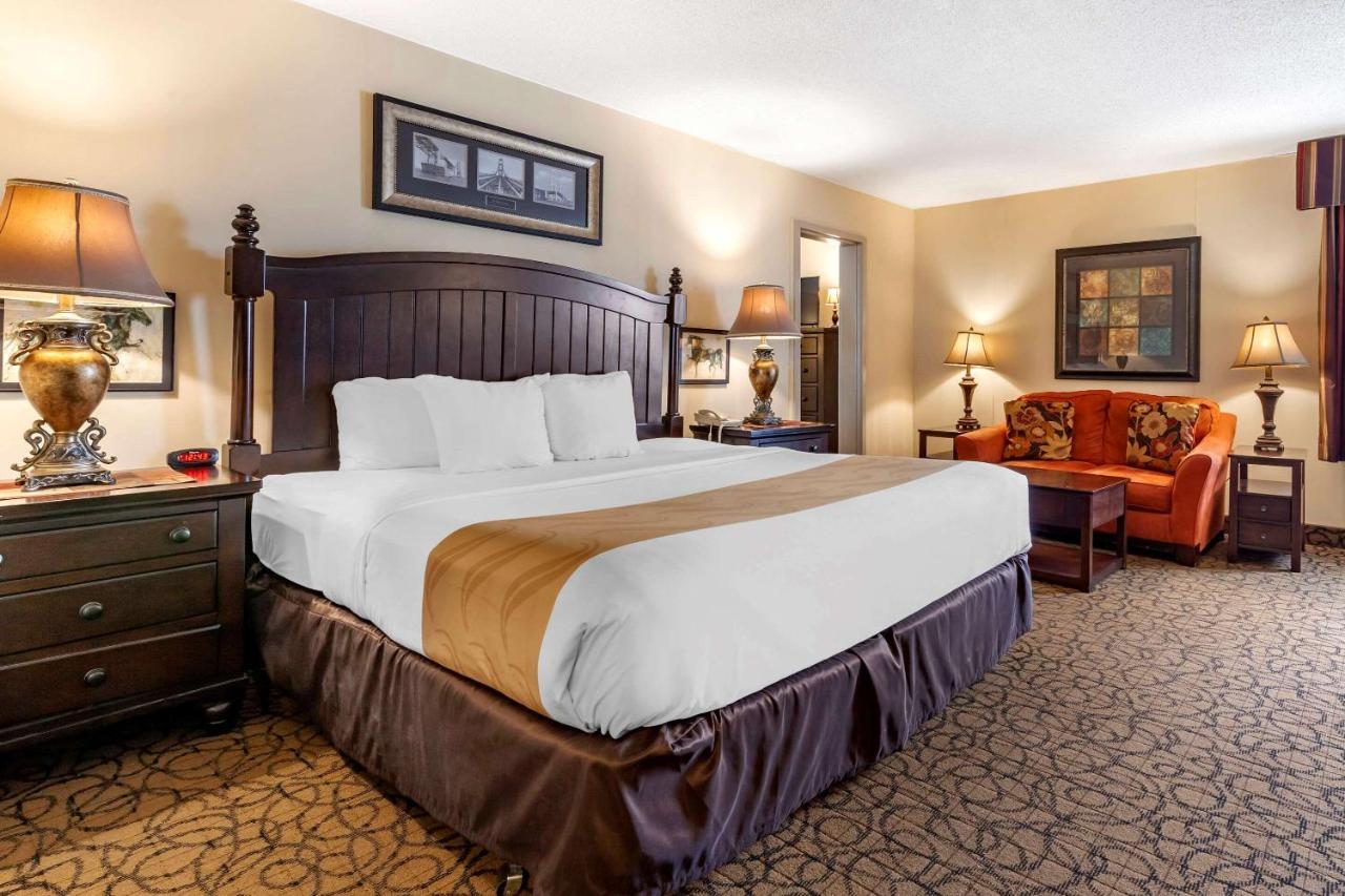 Quality Inn & Suites Escanaba North Extérieur photo