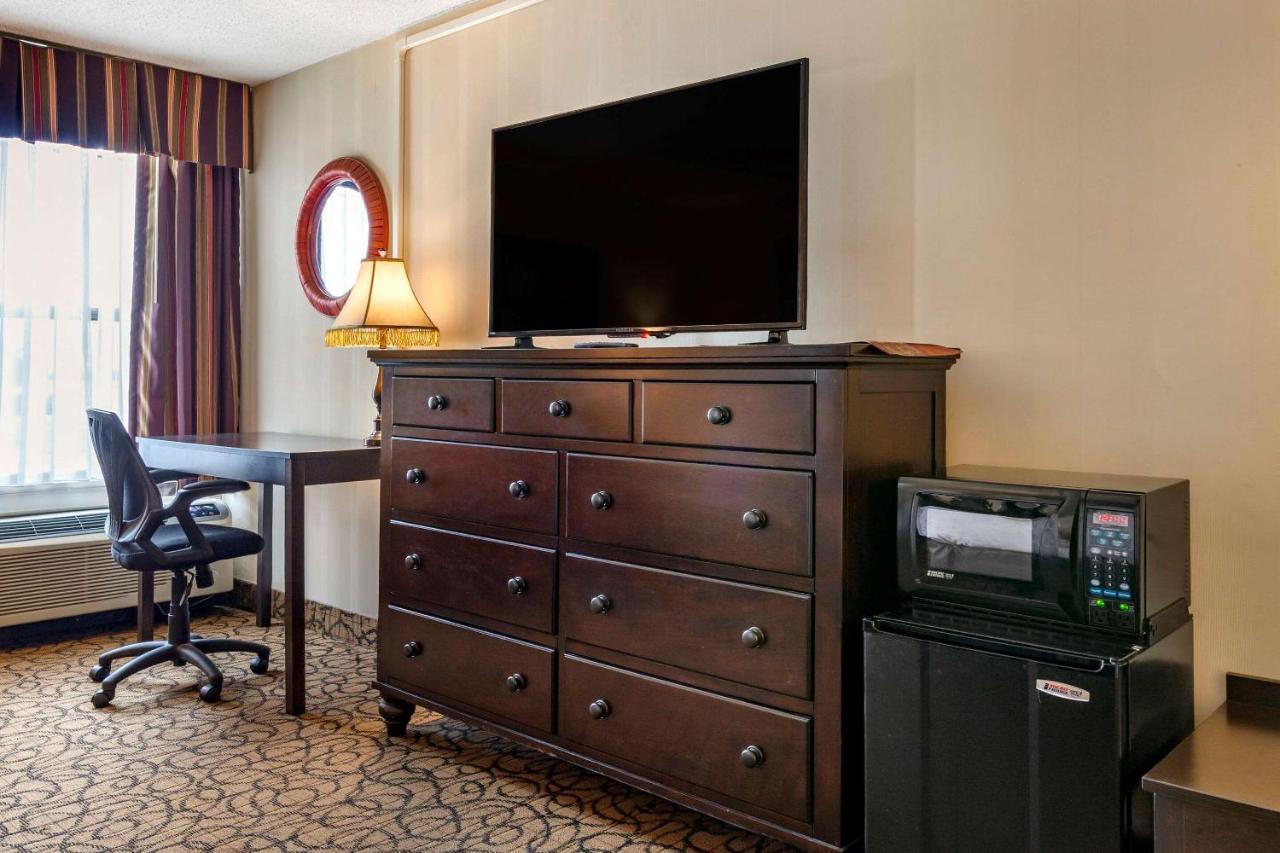 Quality Inn & Suites Escanaba North Extérieur photo