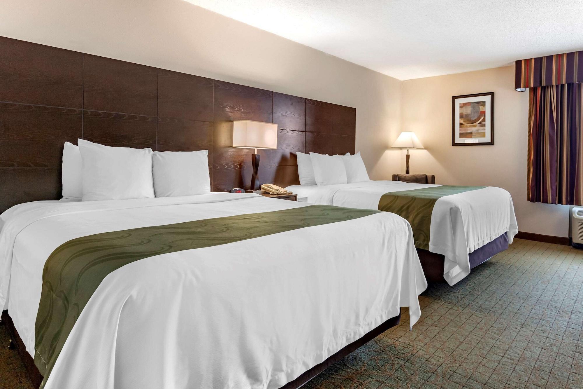 Quality Inn & Suites Escanaba North Extérieur photo