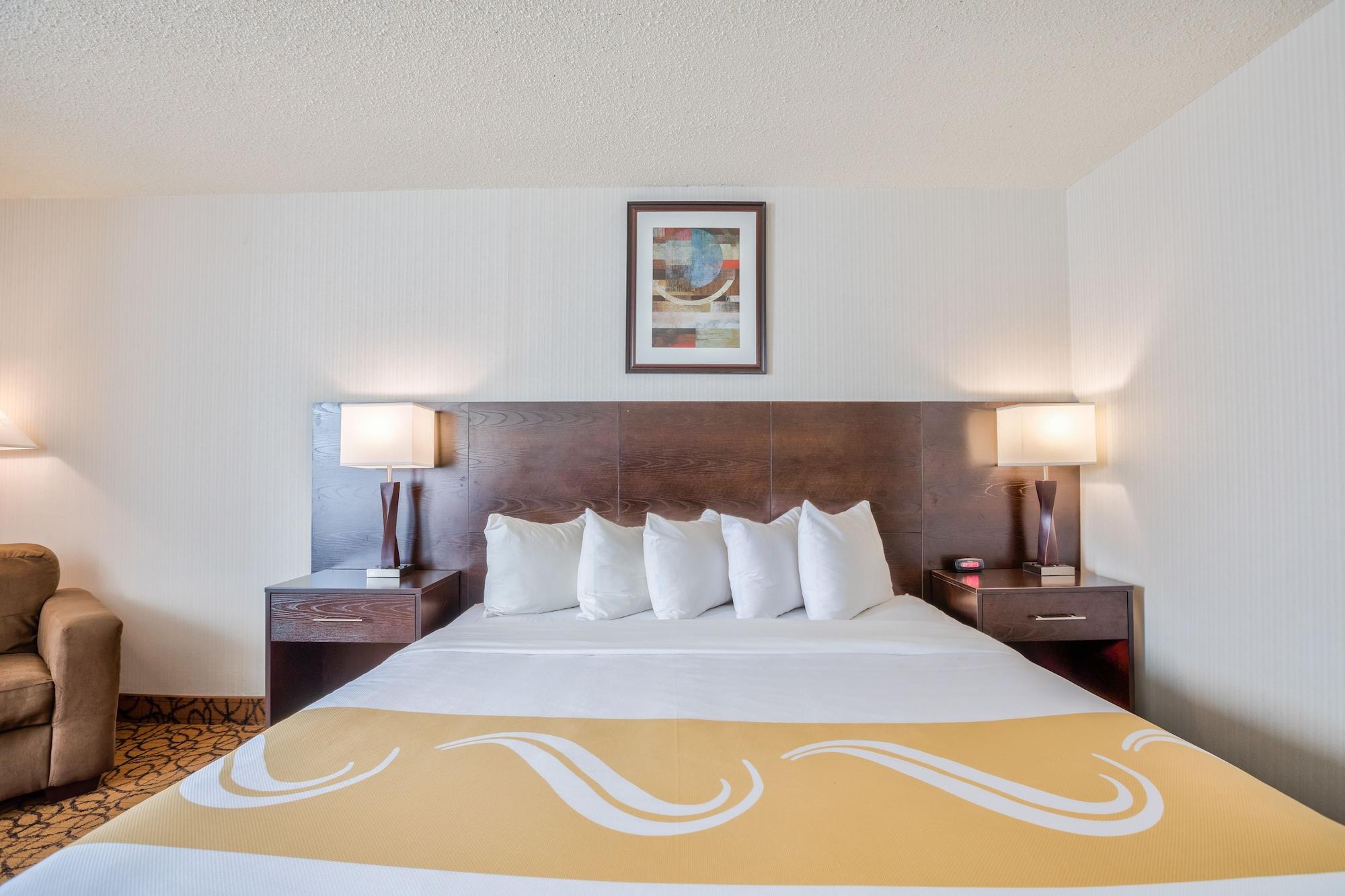 Quality Inn & Suites Escanaba North Extérieur photo