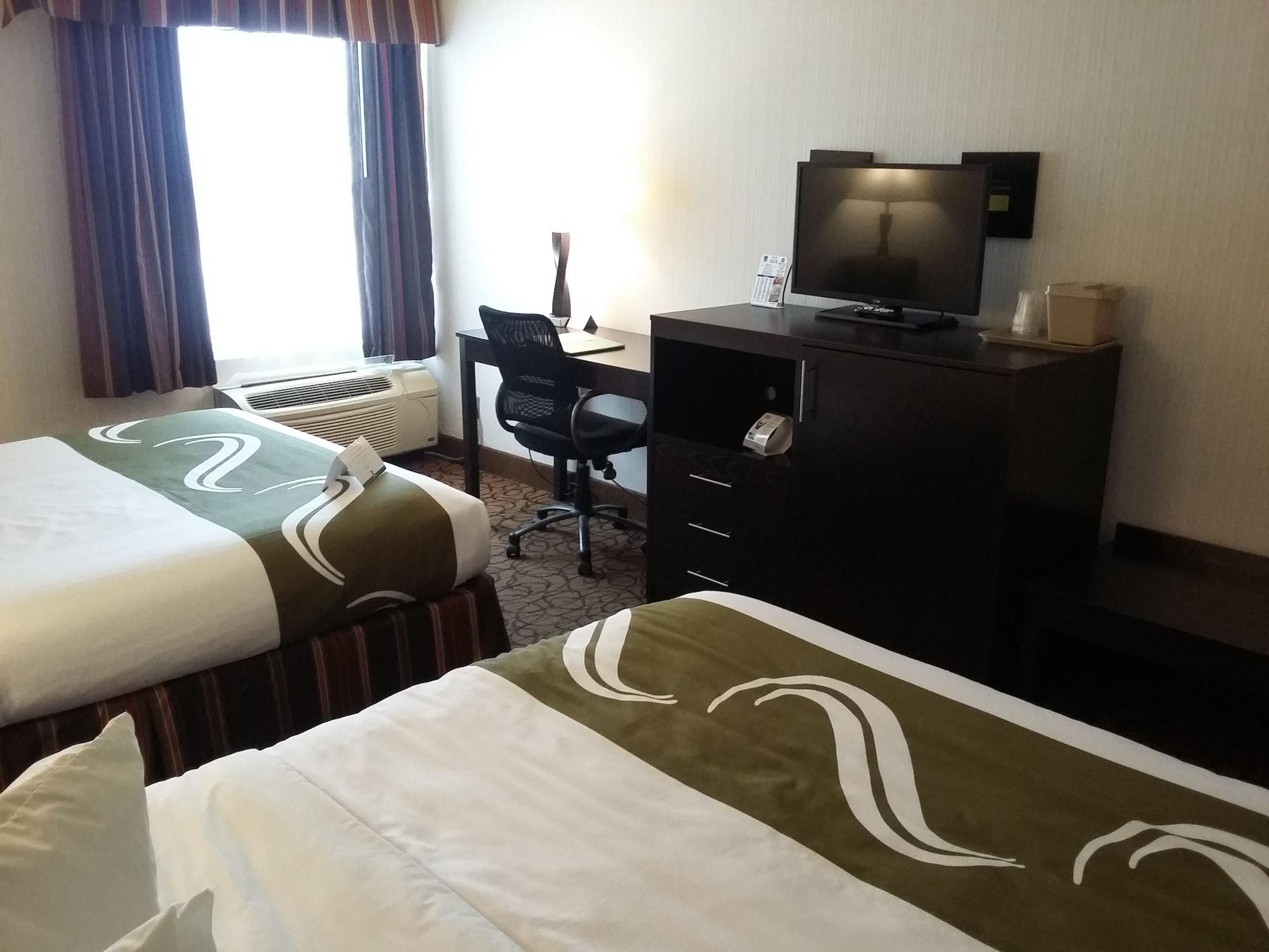 Quality Inn & Suites Escanaba North Extérieur photo
