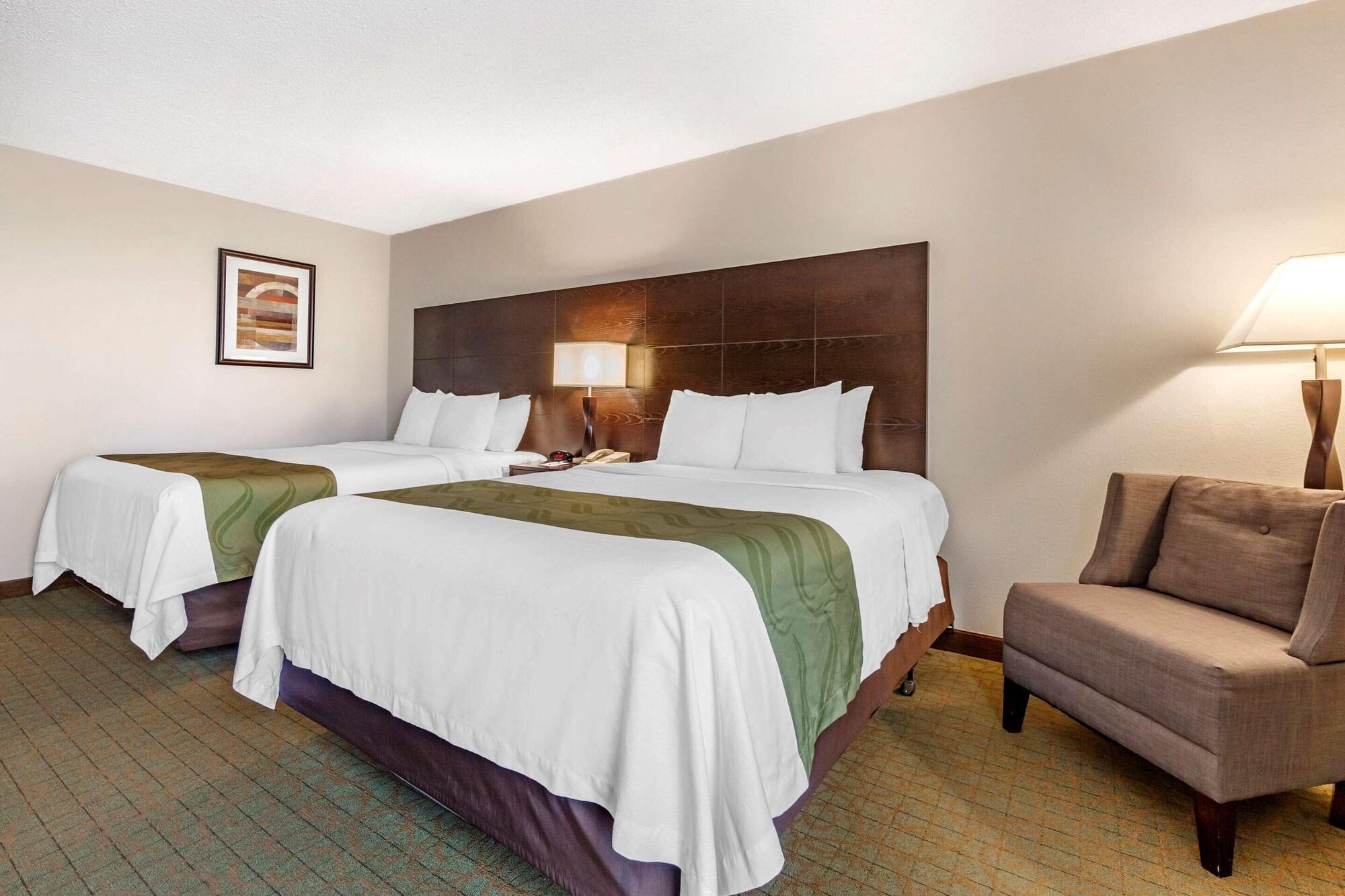 Quality Inn & Suites Escanaba North Extérieur photo