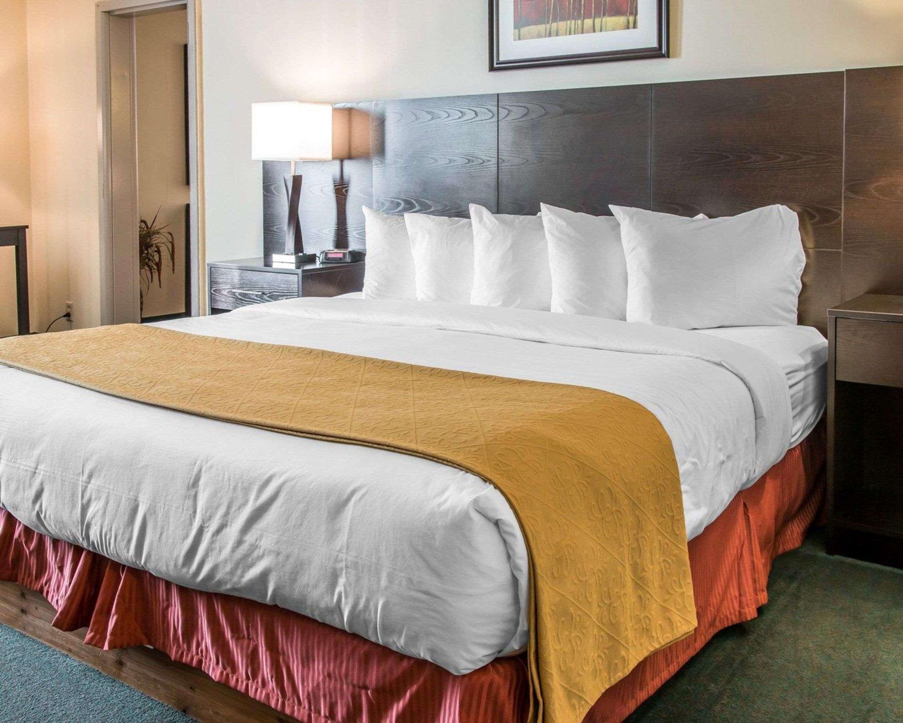 Quality Inn & Suites Escanaba North Extérieur photo
