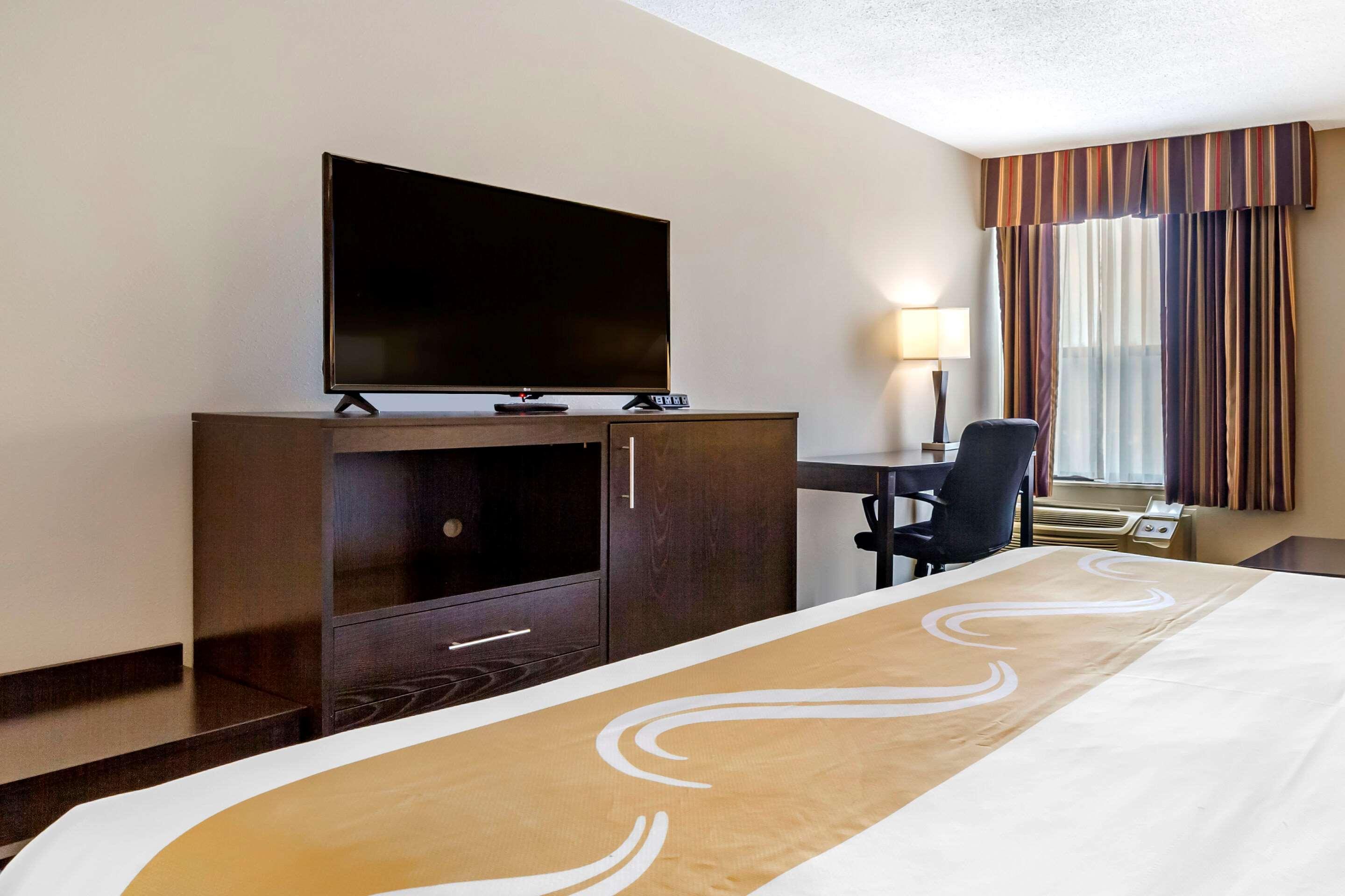 Quality Inn & Suites Escanaba North Extérieur photo