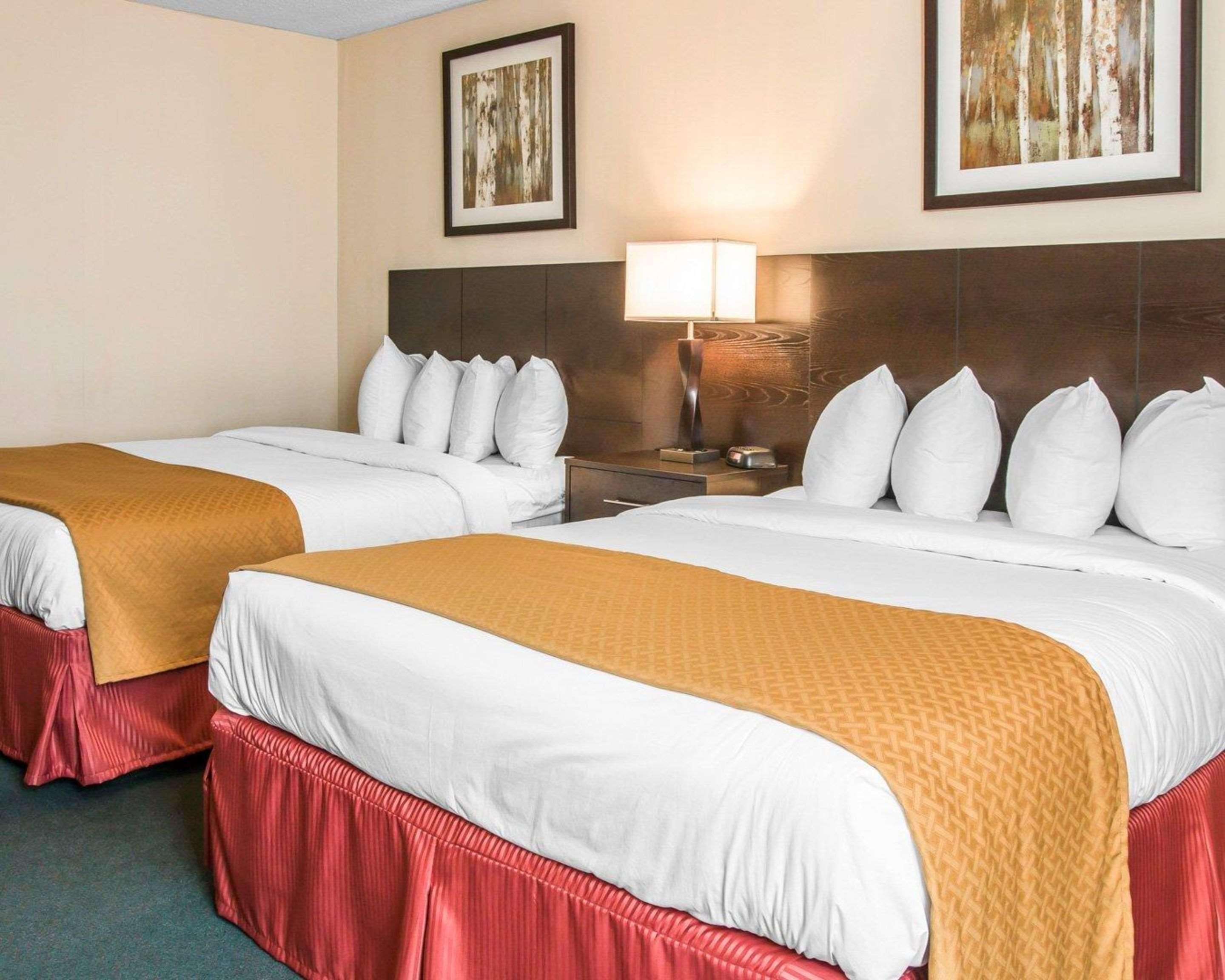 Quality Inn & Suites Escanaba North Extérieur photo