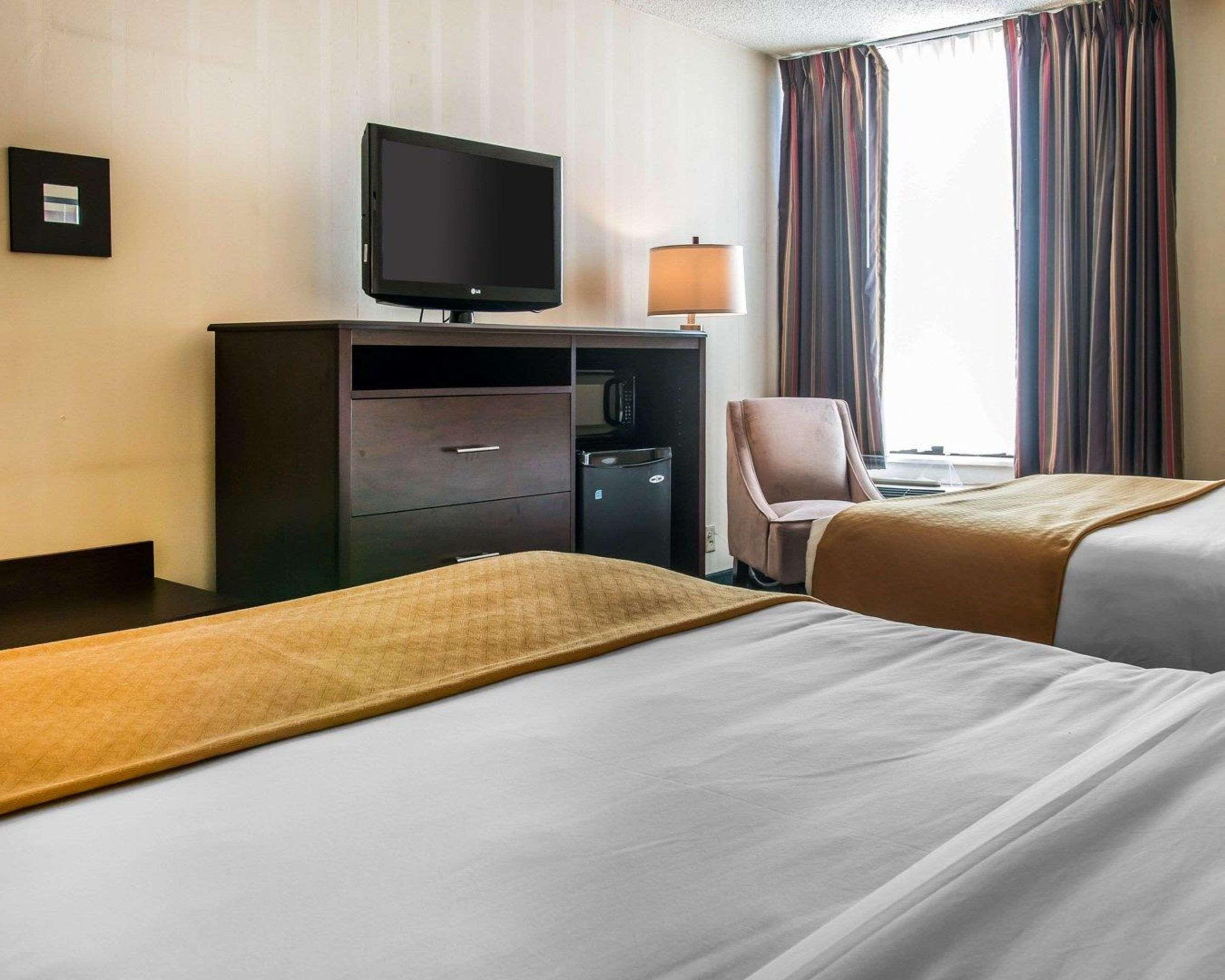Quality Inn & Suites Escanaba North Extérieur photo