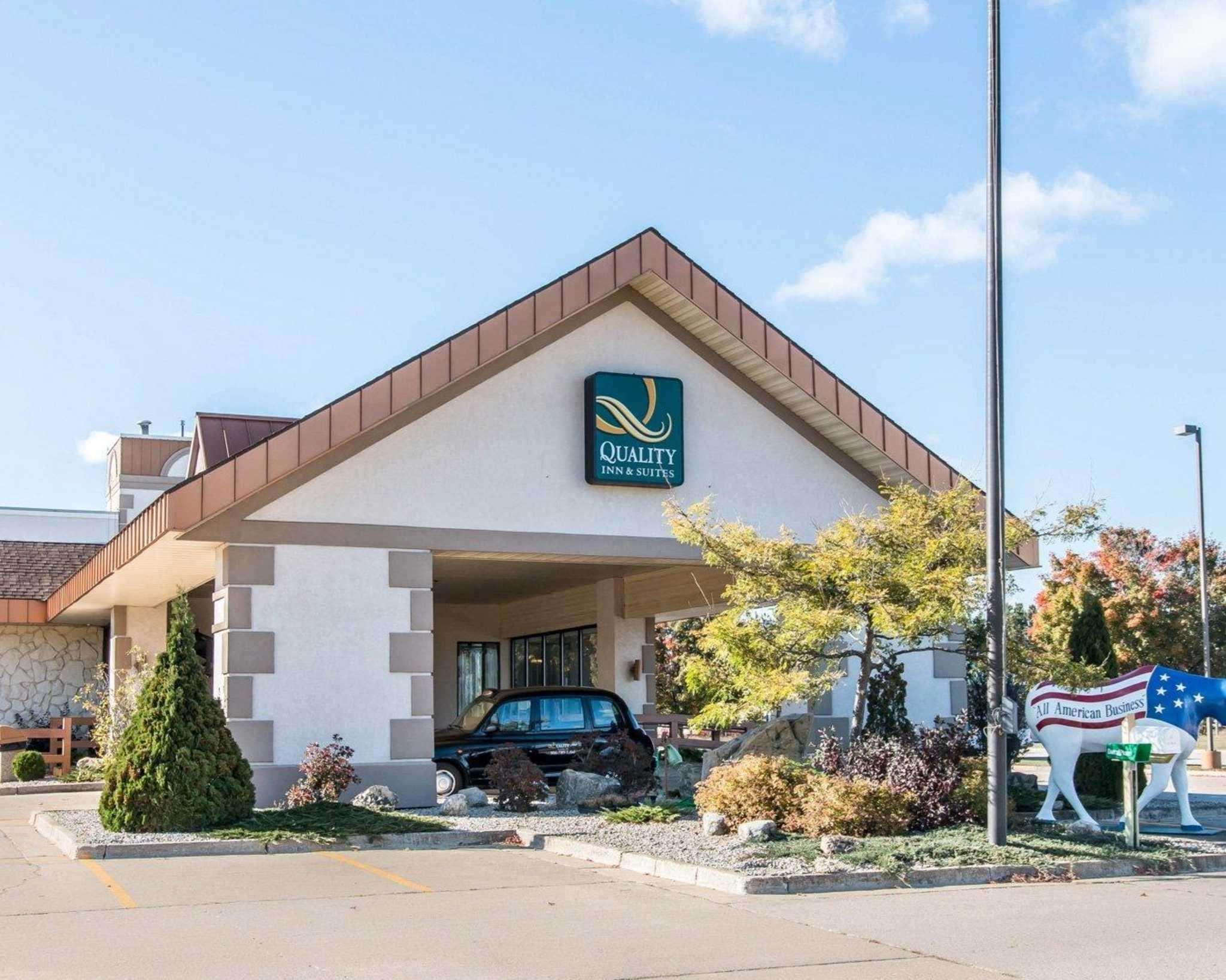Quality Inn & Suites Escanaba North Extérieur photo