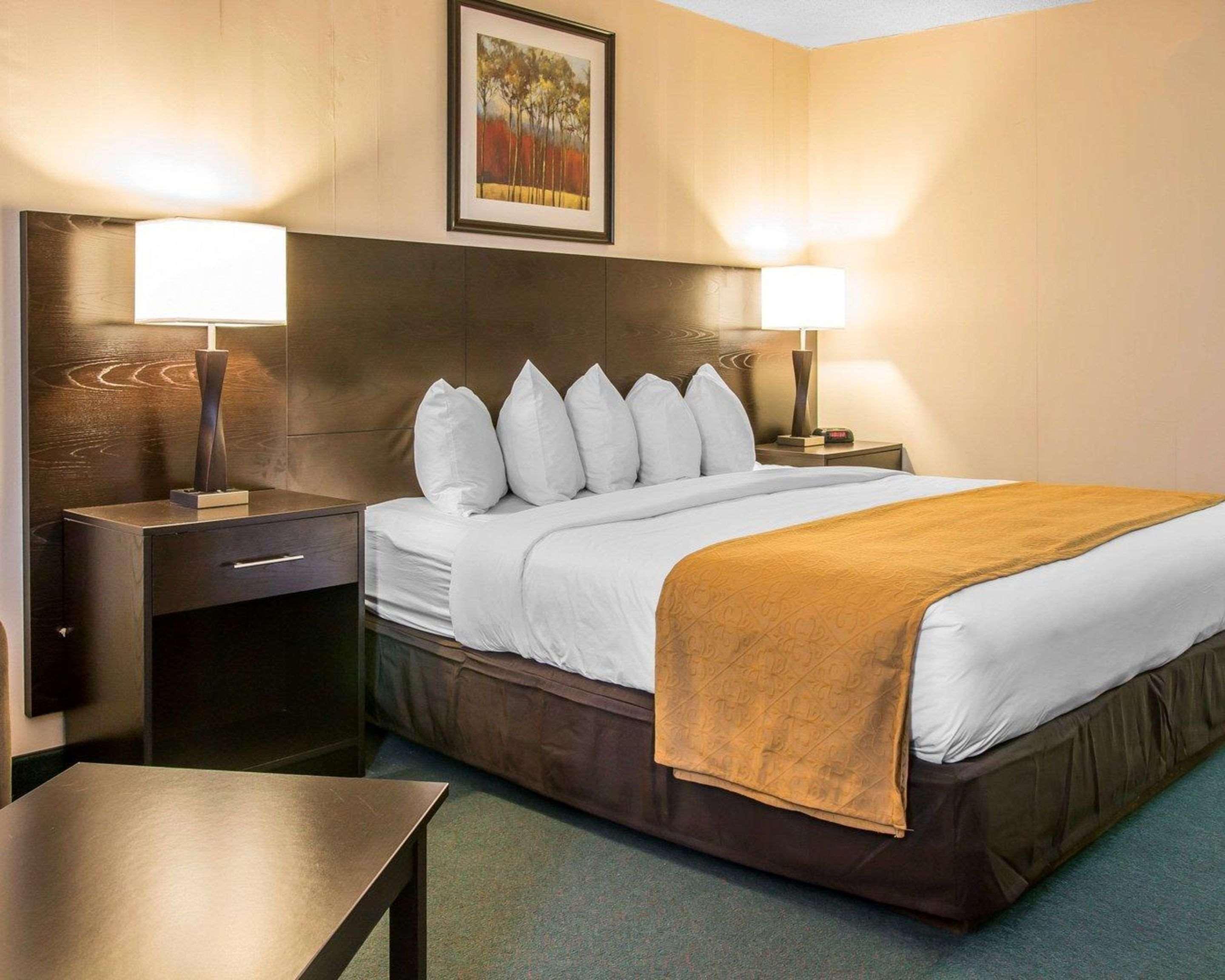 Quality Inn & Suites Escanaba North Extérieur photo