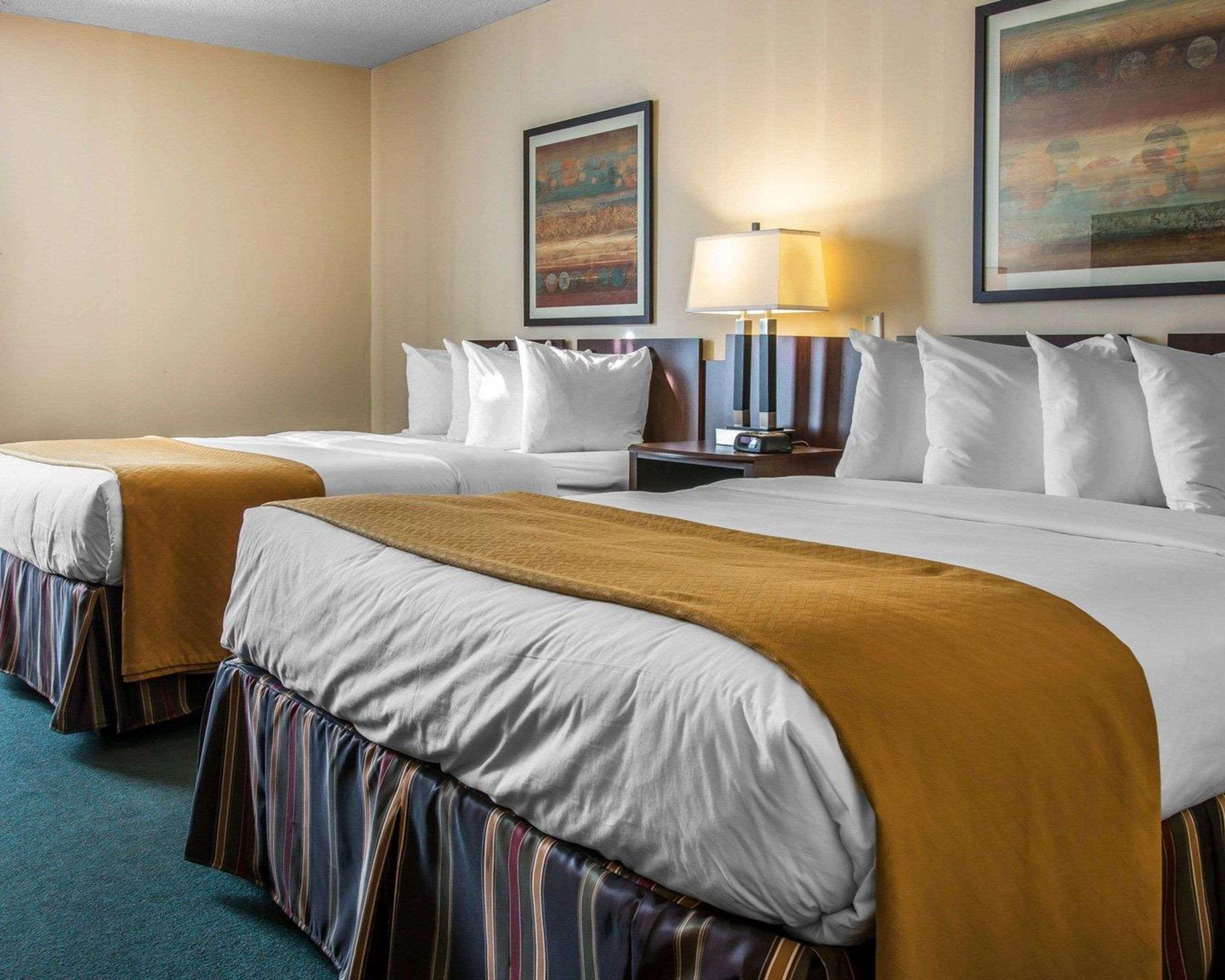 Quality Inn & Suites Escanaba North Extérieur photo