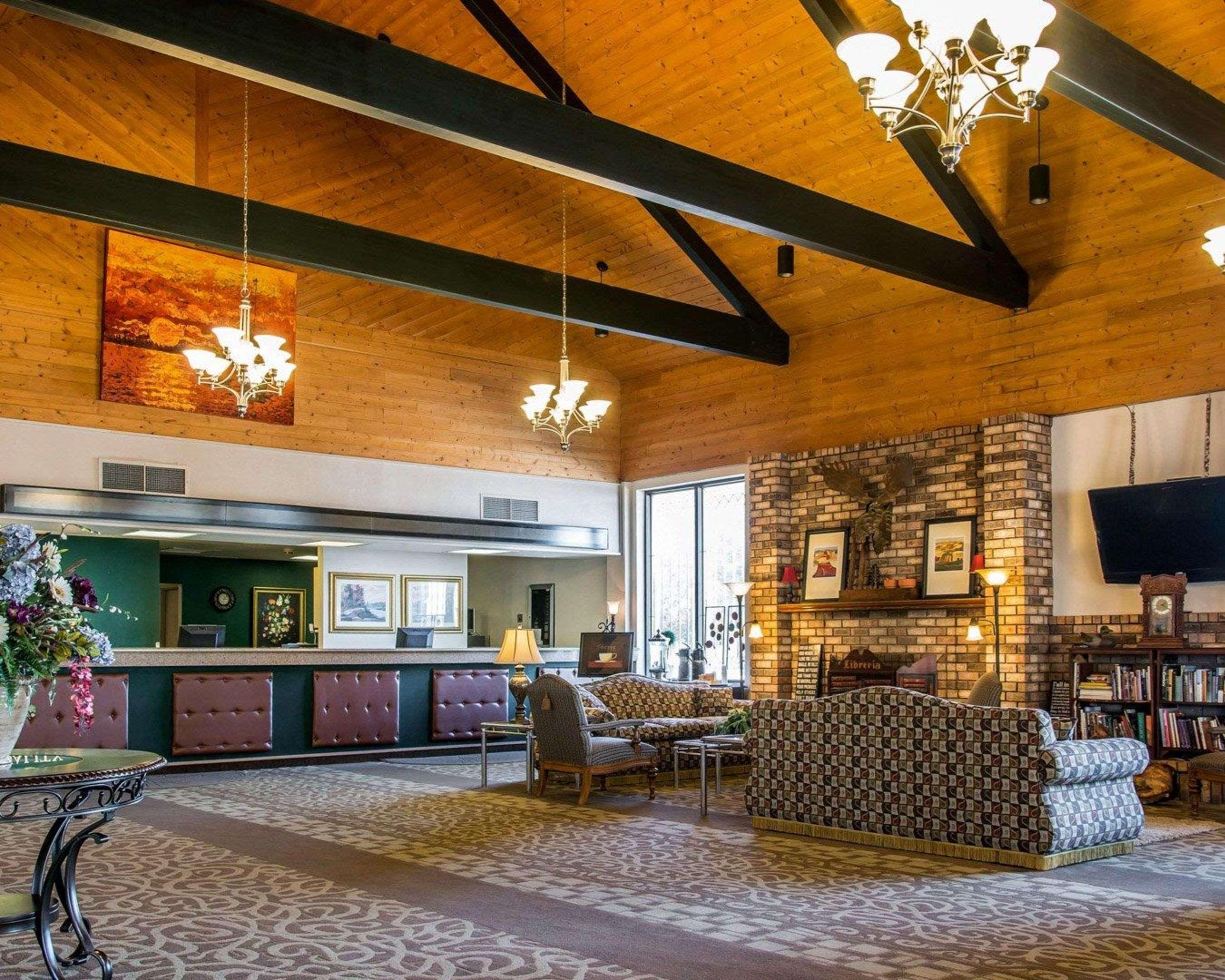 Quality Inn & Suites Escanaba North Extérieur photo