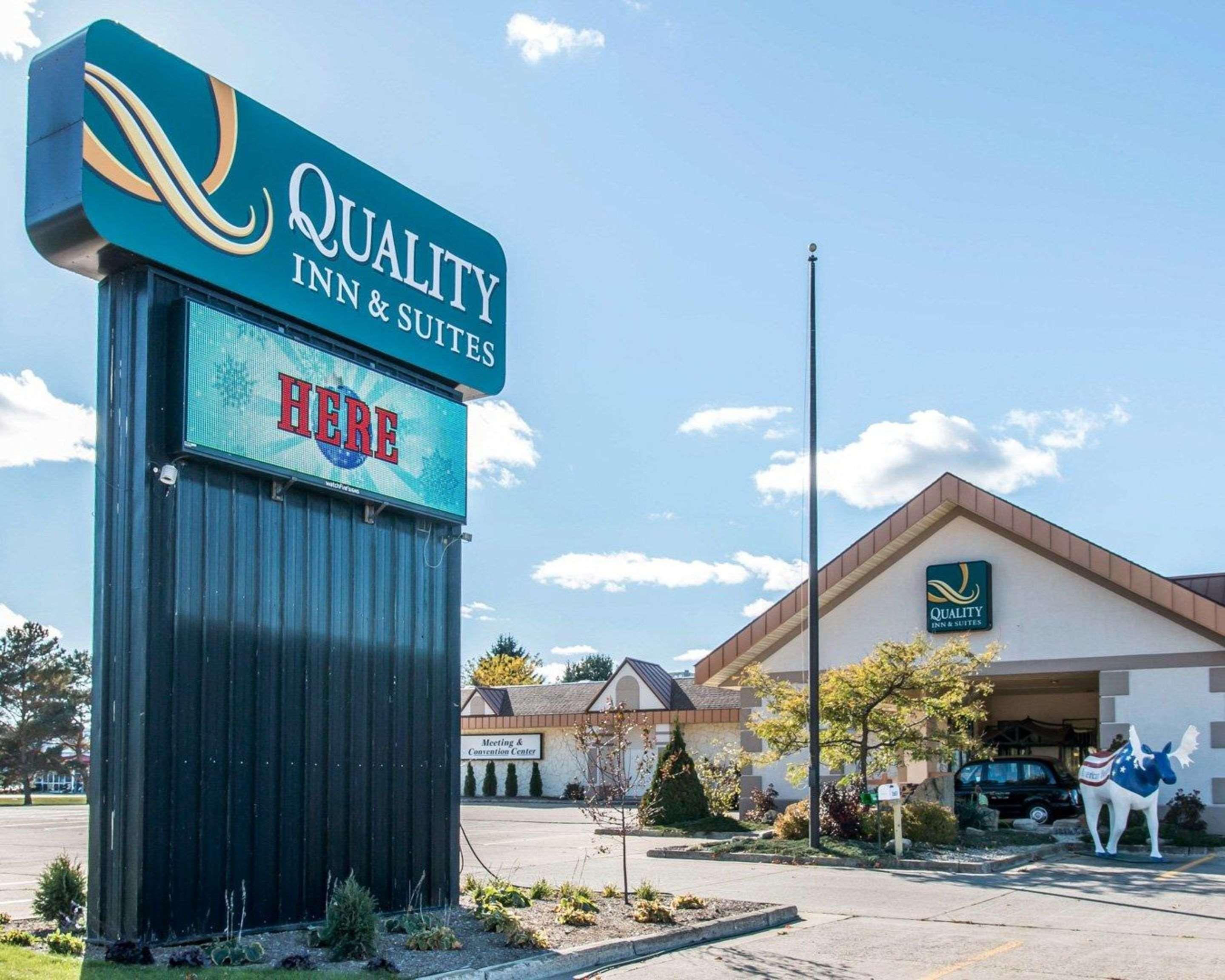 Quality Inn & Suites Escanaba North Extérieur photo