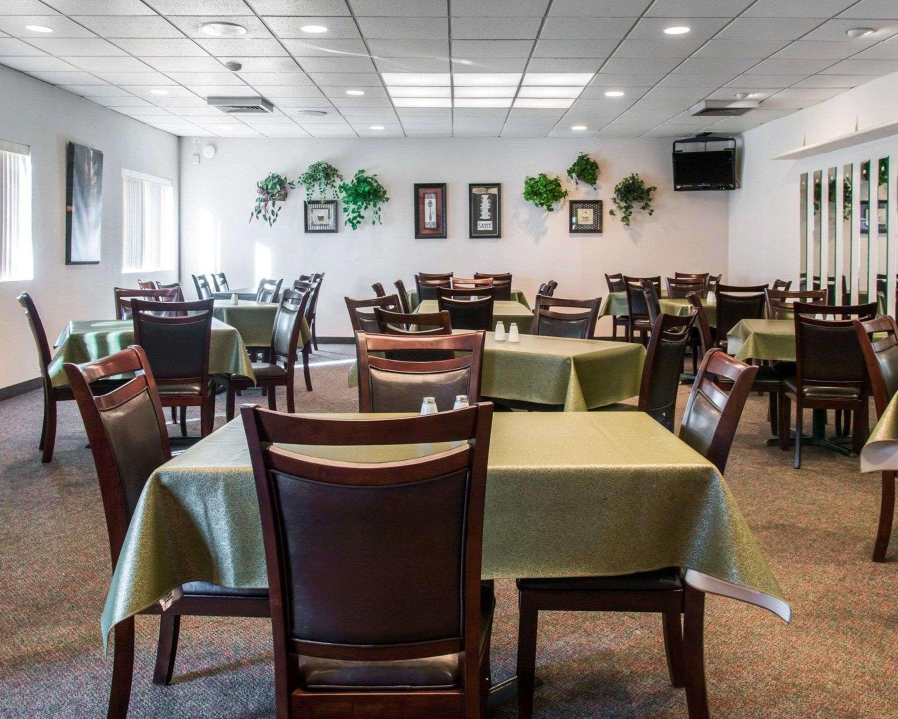 Quality Inn & Suites Escanaba North Extérieur photo