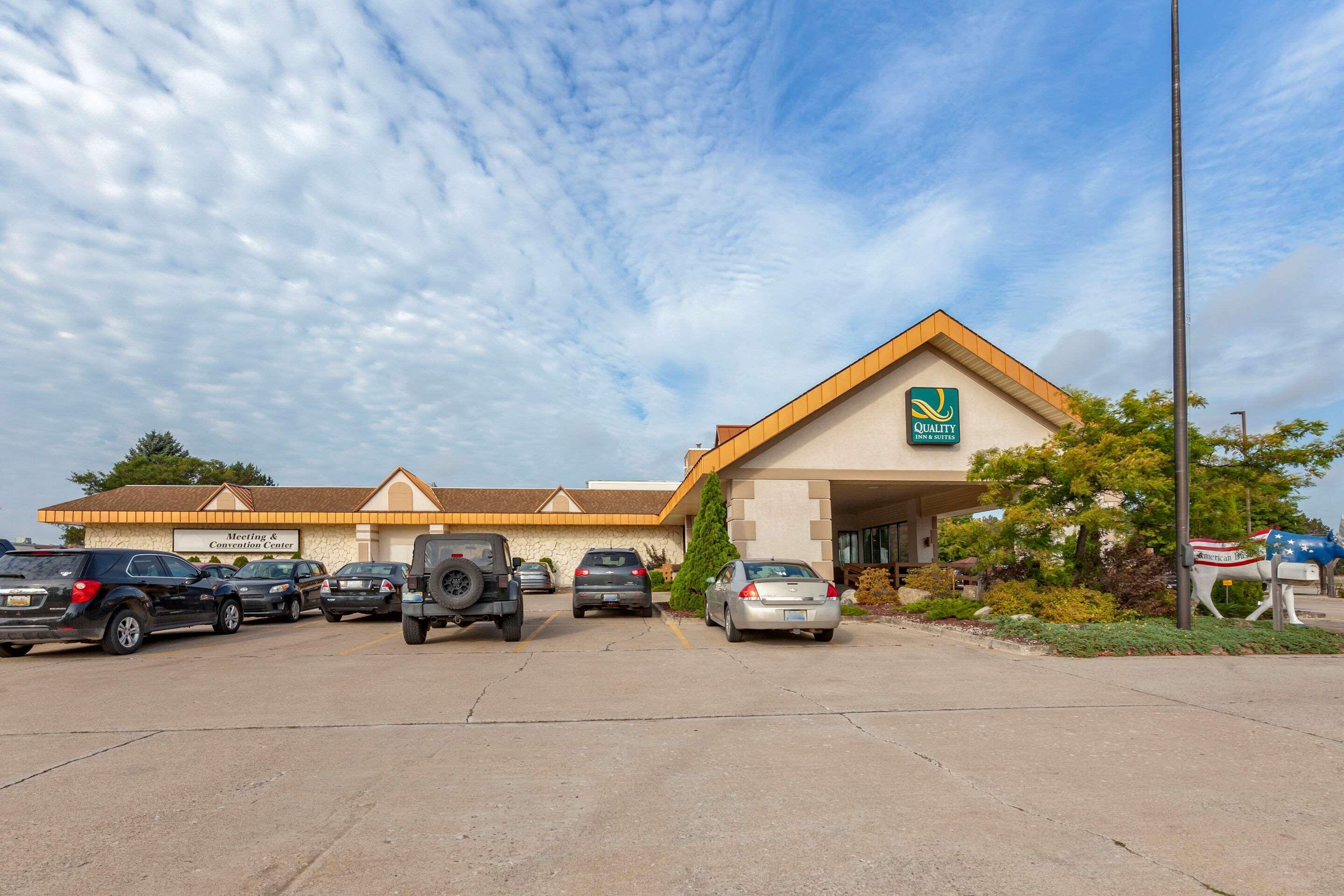 Quality Inn & Suites Escanaba North Extérieur photo