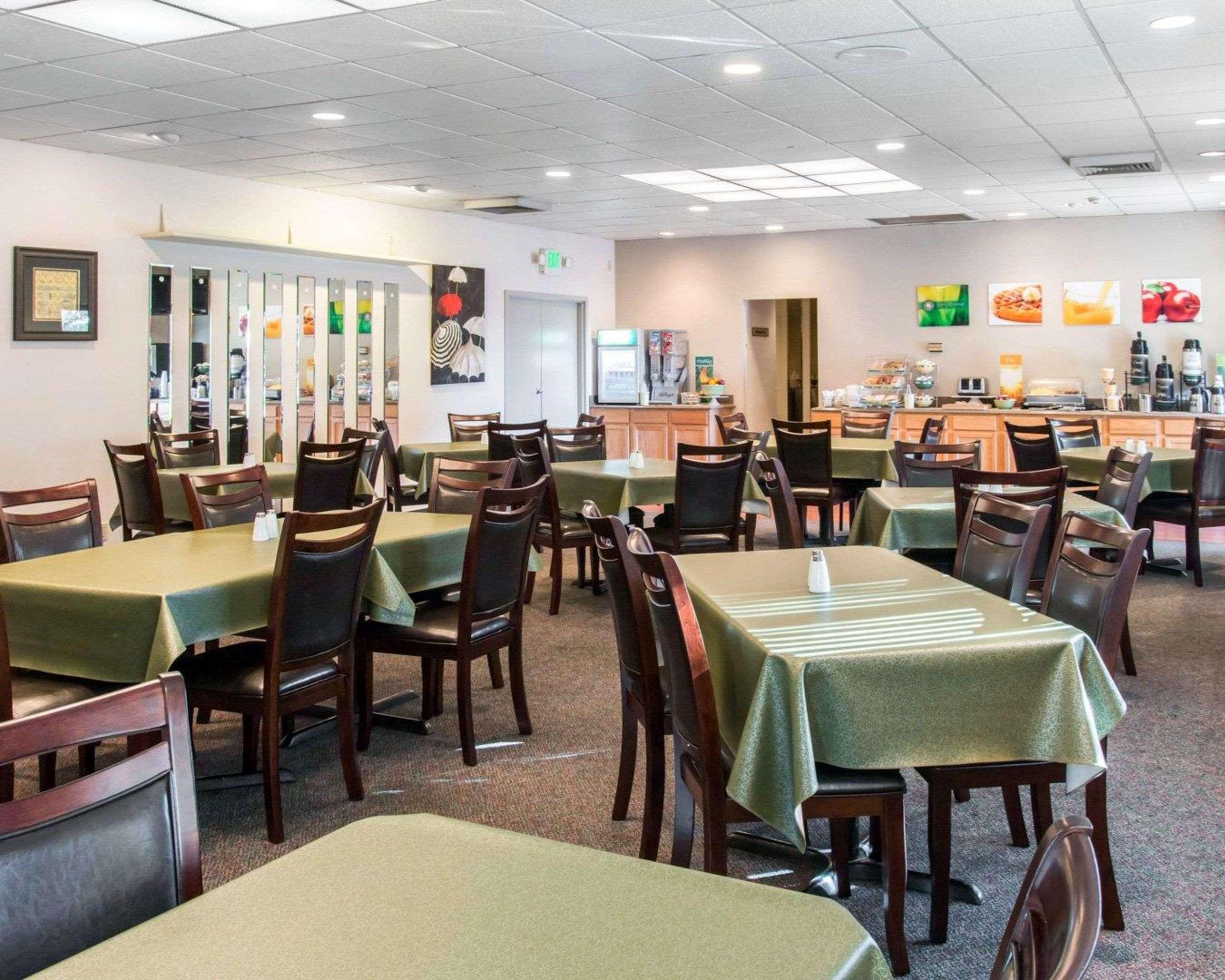 Quality Inn & Suites Escanaba North Extérieur photo