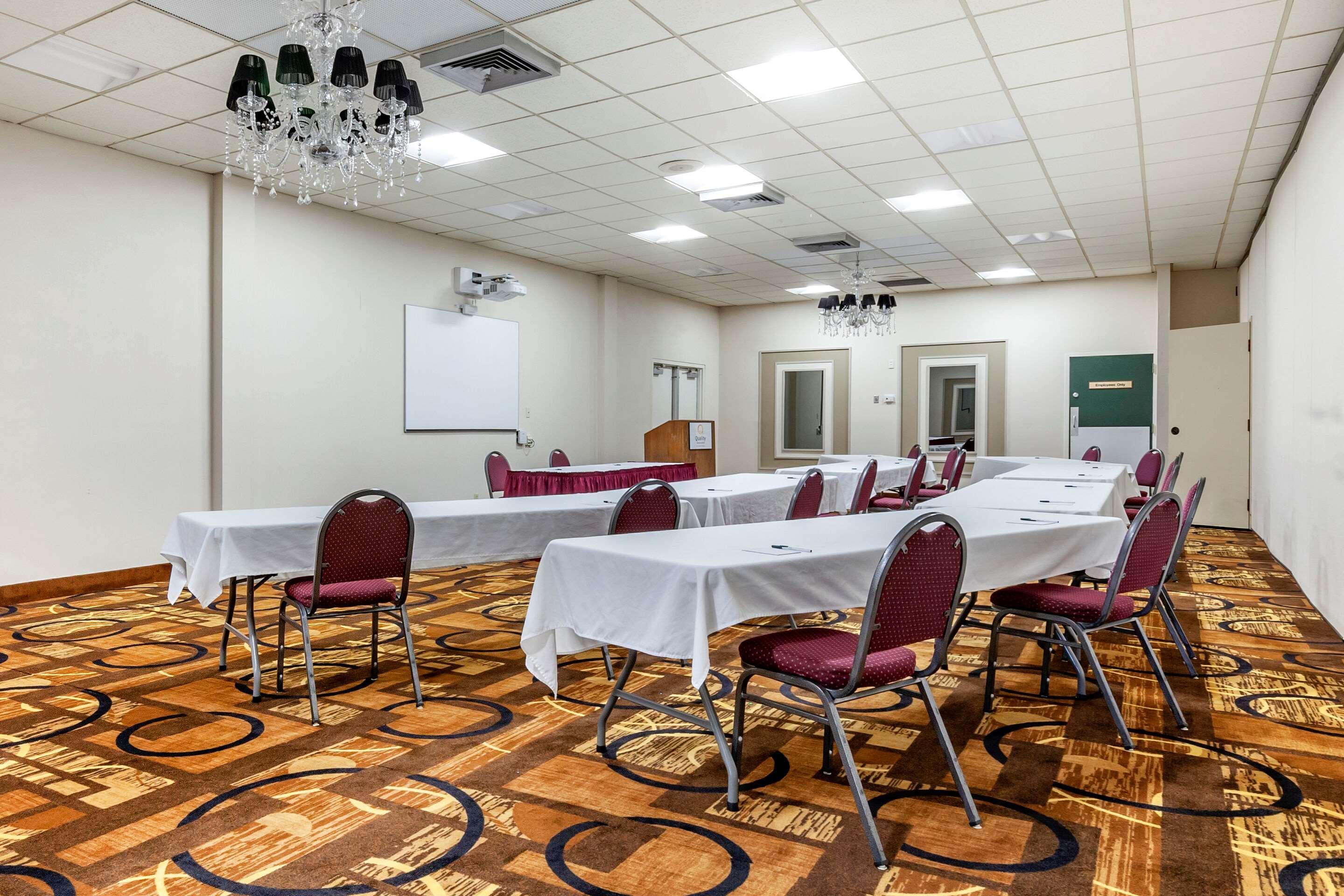Quality Inn & Suites Escanaba North Extérieur photo