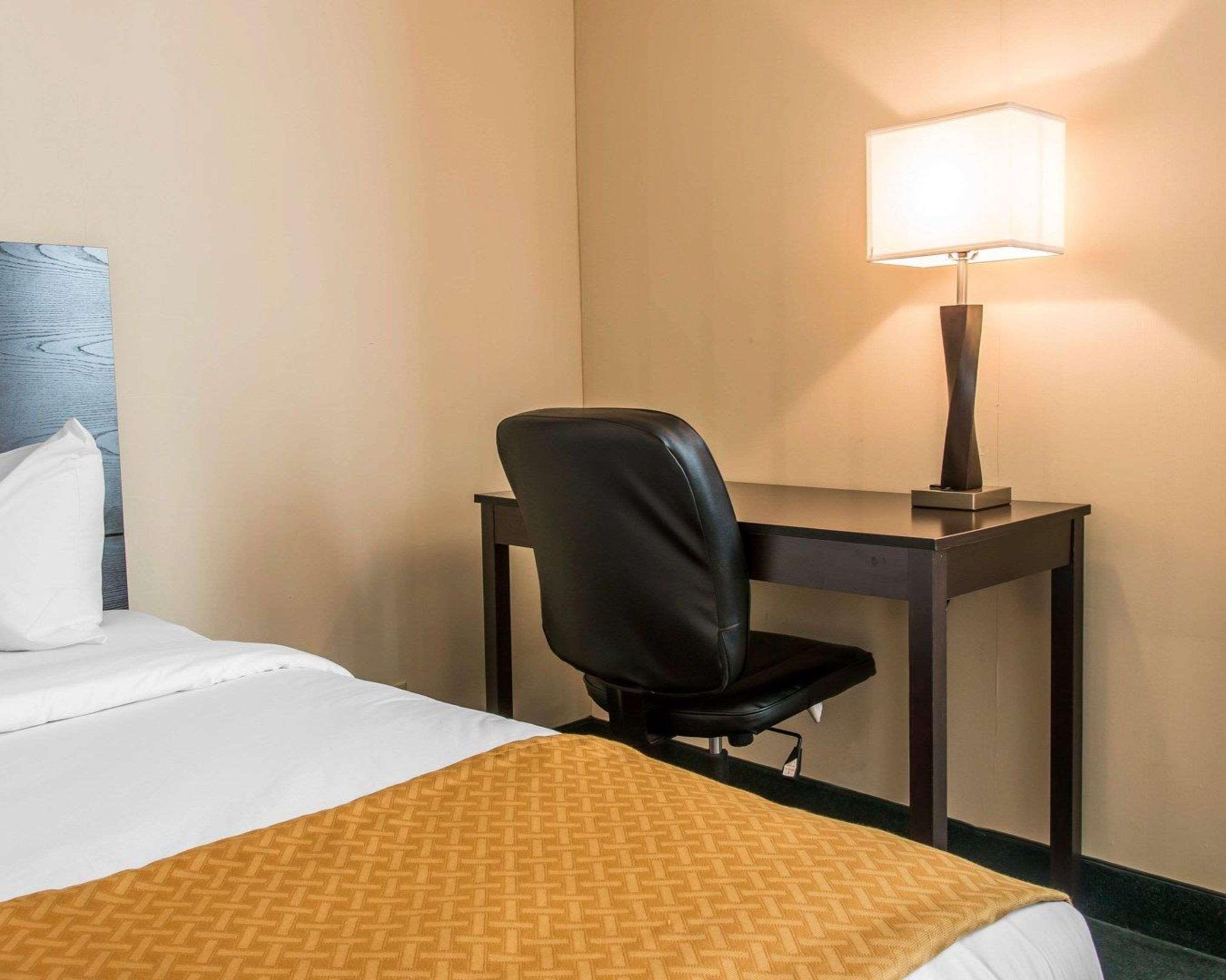 Quality Inn & Suites Escanaba North Extérieur photo