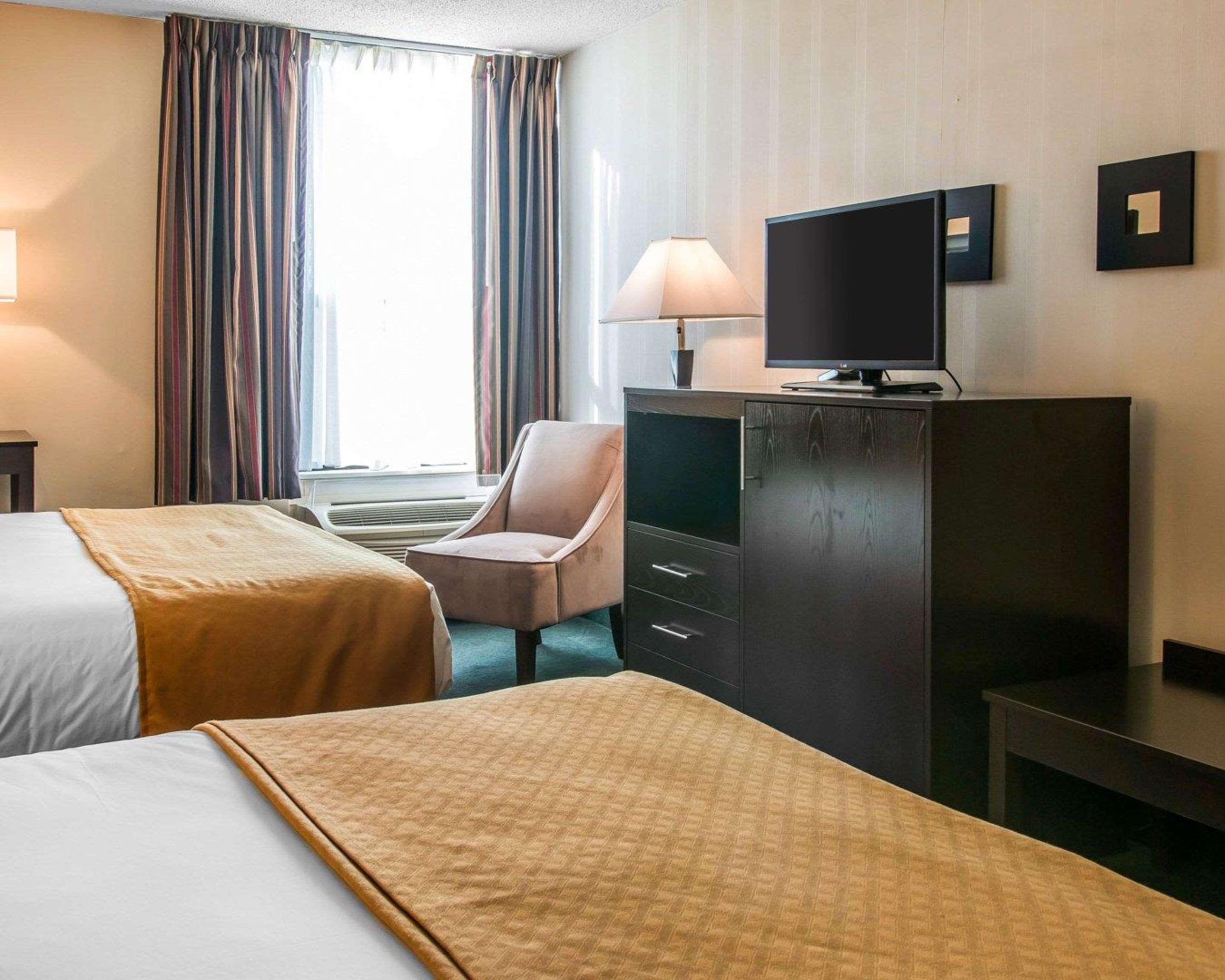 Quality Inn & Suites Escanaba North Extérieur photo