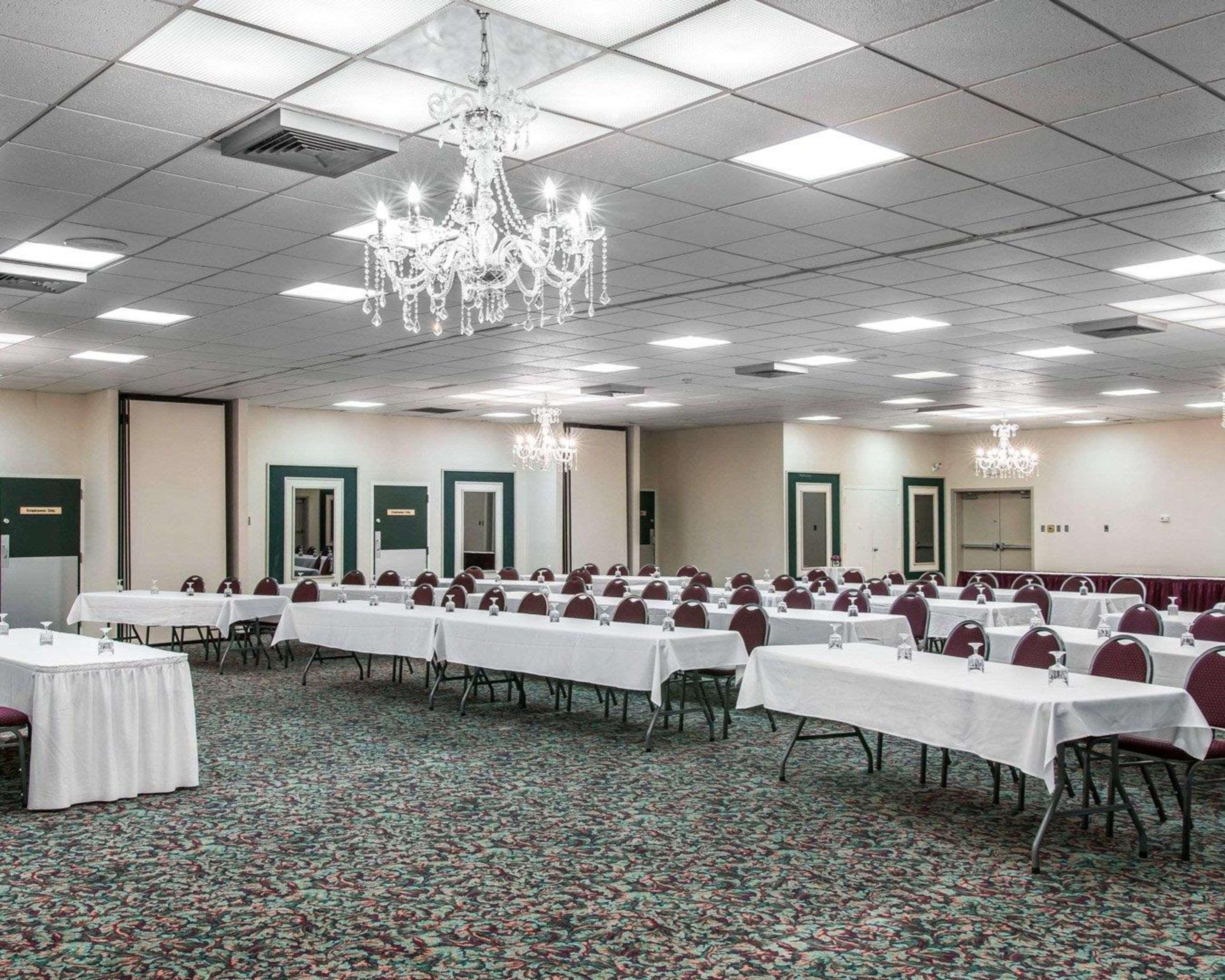 Quality Inn & Suites Escanaba North Extérieur photo