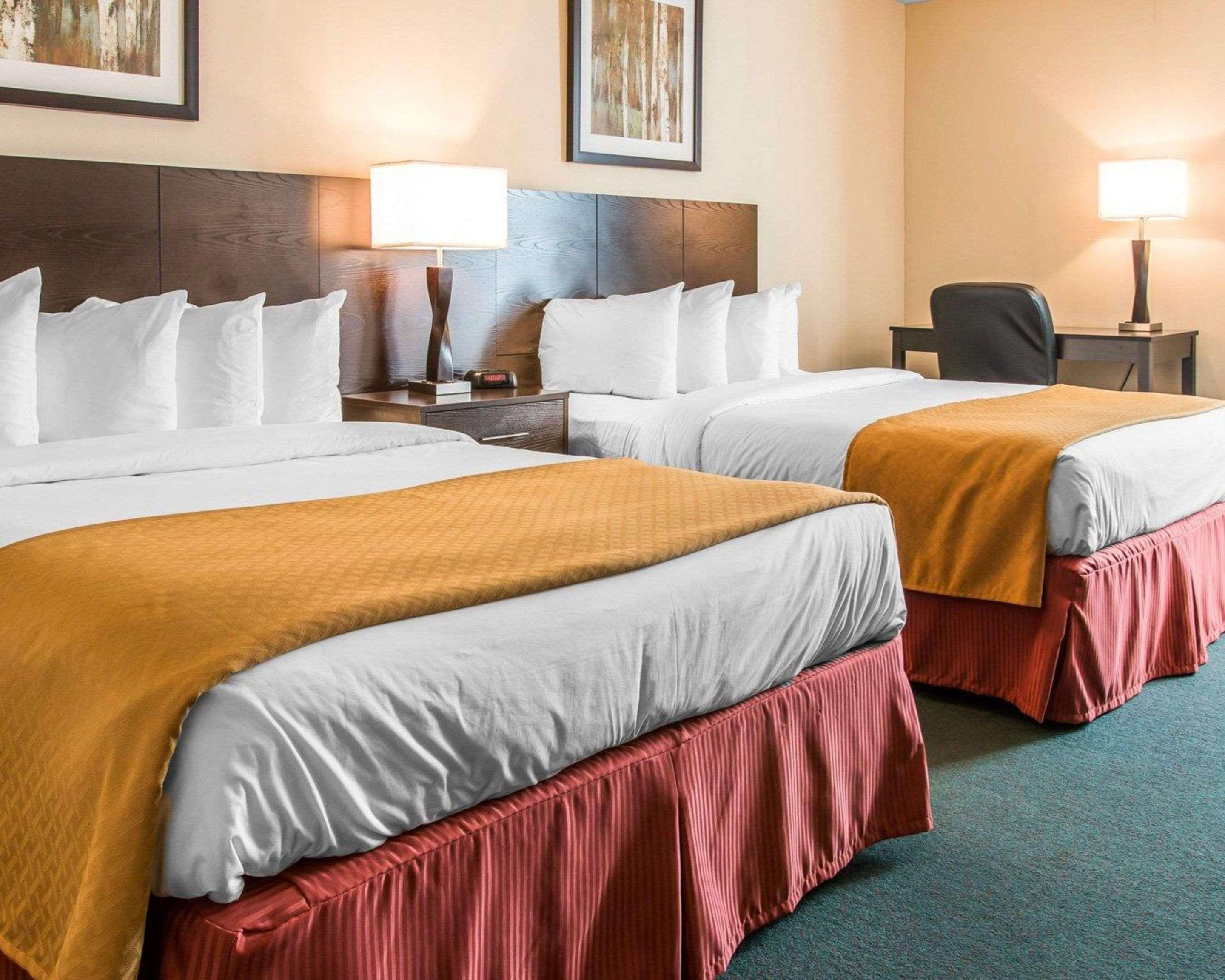 Quality Inn & Suites Escanaba North Extérieur photo