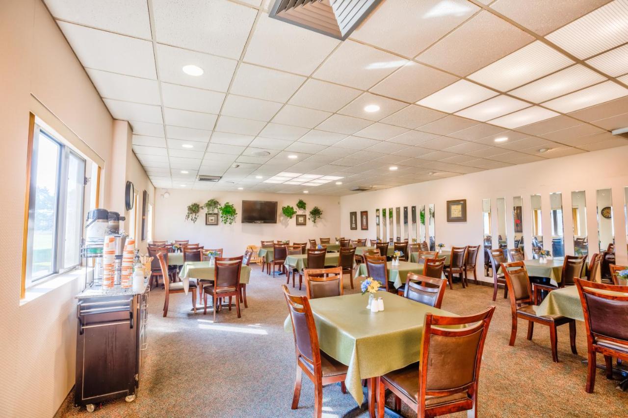 Quality Inn & Suites Escanaba North Extérieur photo